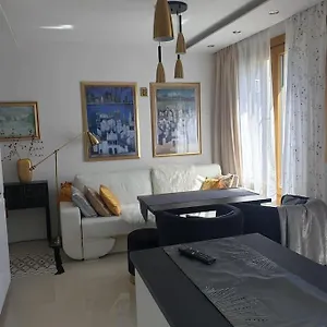 Kossak Square By Vistula River And Wawel Apartament